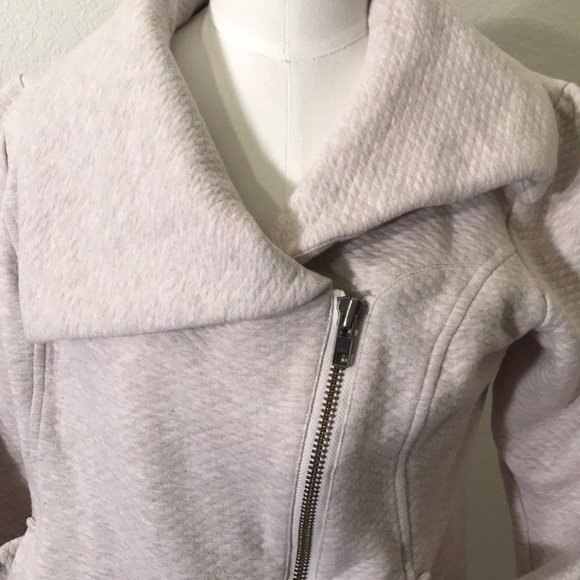 CAbi Jackets & Blazers - SOLD- CAbi cropped jacket